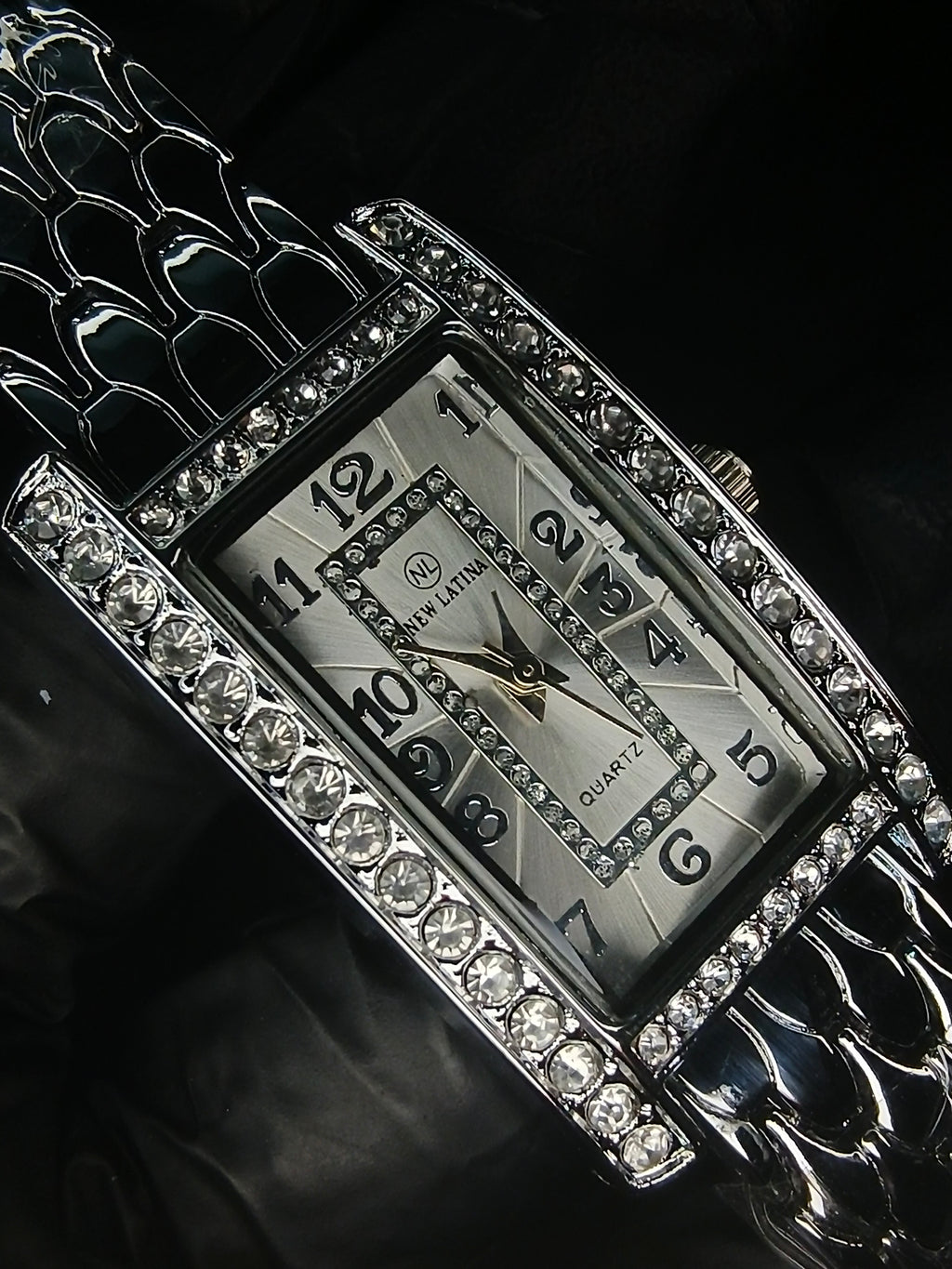 Elegant New Latina Rhinestone Quartz Women's Watch - Model 11098