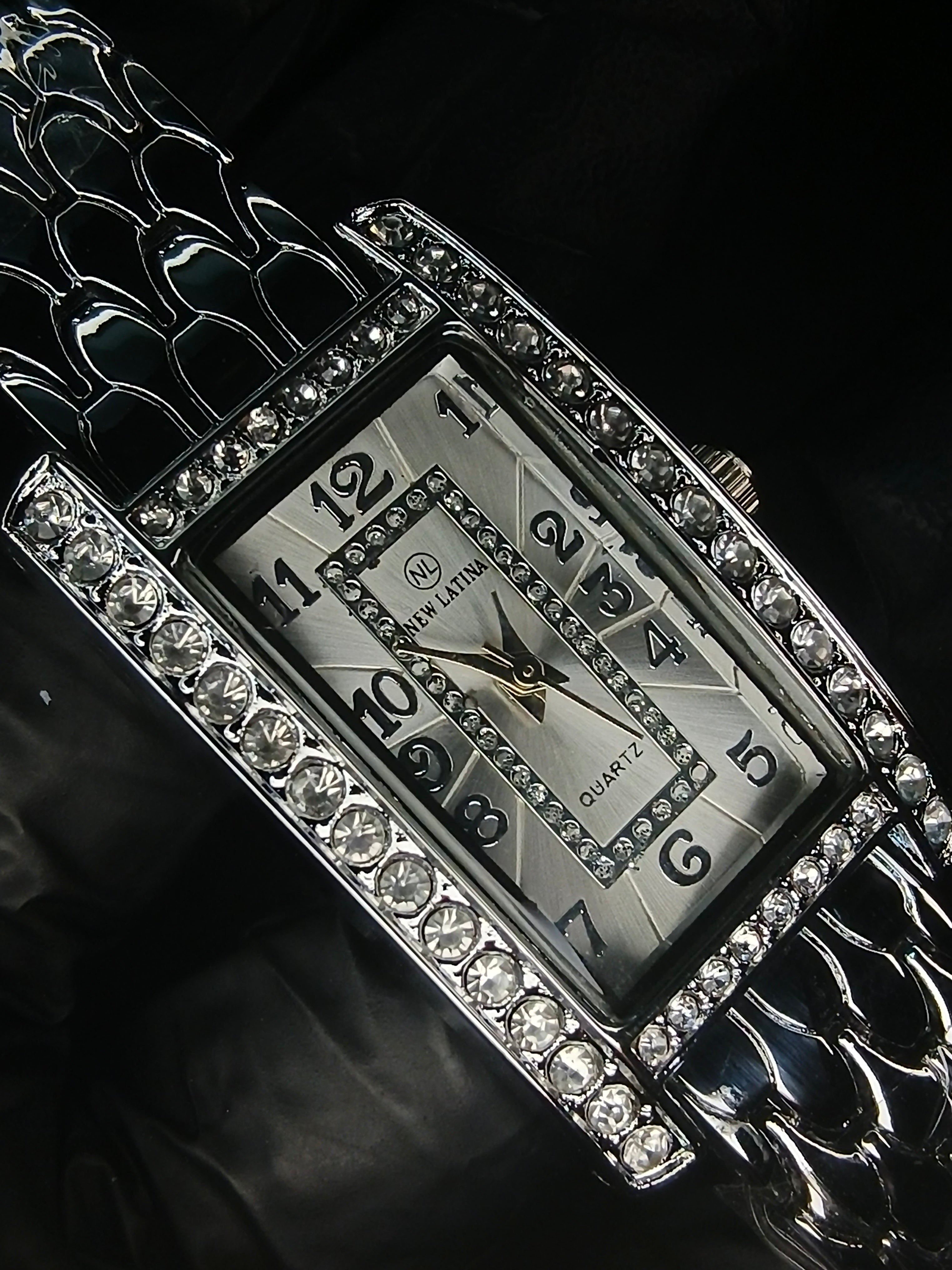 Elegant New Latina Rhinestone Quartz Women's Watch - Model 11098